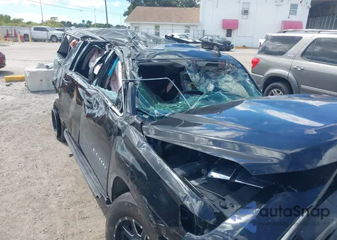2018 Chevrolet Suburban Ls z USA, uszkodzony, nr VIN 1GNSCGKC7JR352612